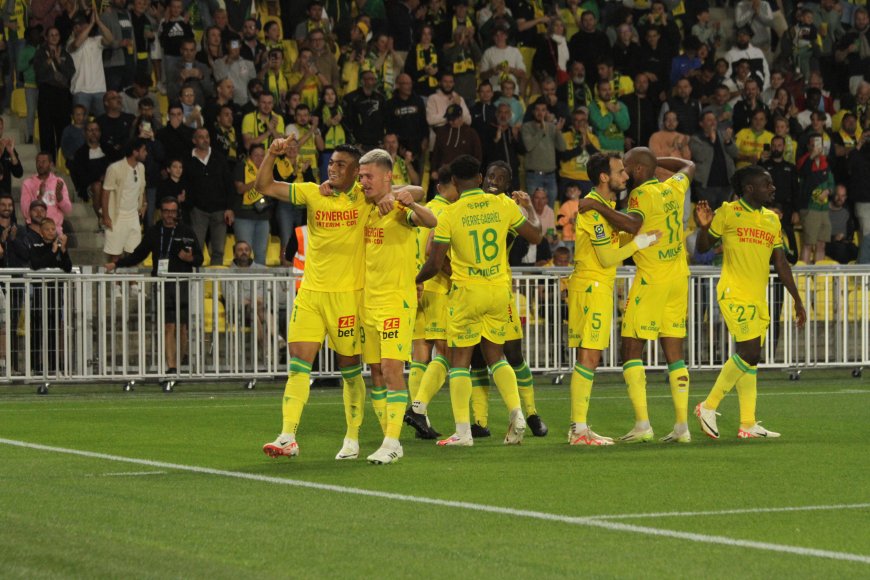 FC Nantes  Calendrier de l'Avent - Rdv sur Facebook pour gagner