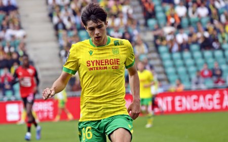 FC Nantes : Louis Leroux : « Avec les jeunes, on est comme une famille »