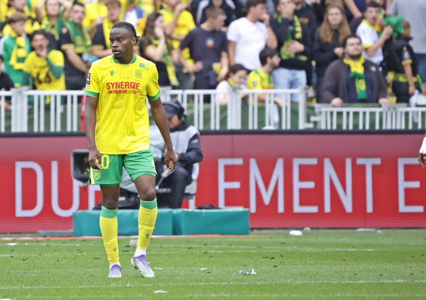 Ligue 1 : OL 3 – 0 FC Nantes : A 10 contre 11 pendant 45 minutes, les Canaris ont sombré