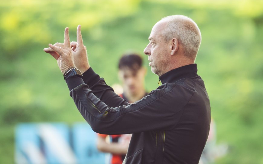 FC Nantes : Stéphane Moreau, entraineur principal des U19 : « Je suis à la fois exigeant et proche de mes joueurs »